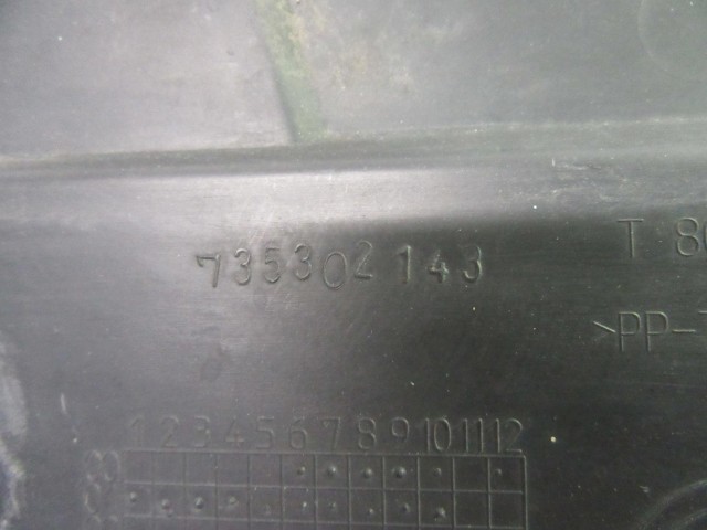 Fiat Doblo I. jobb hátsó lámpa keret, ketté nyíló ajtós kivitelhez 735302143