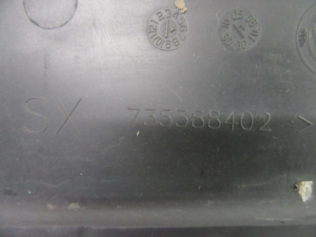 Fiat Doblo II. bal hátsó lámpakeret, ketté nyíló ajtós kivitelhez, 735388402