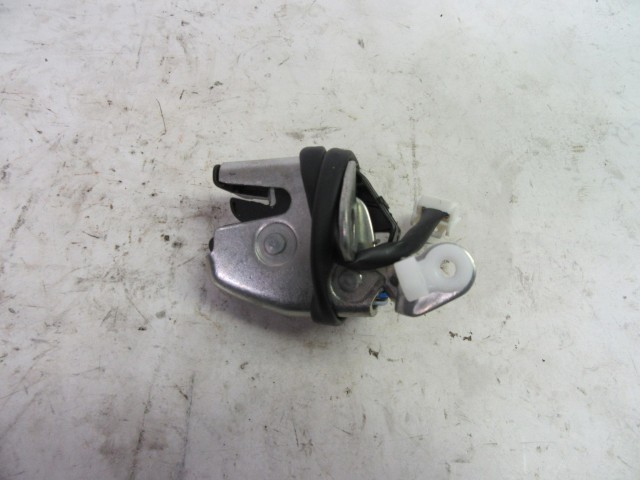 Fiat Doblo I.-II. kettényíló hátsó ajtó zár, 3 vezetékes 51757820