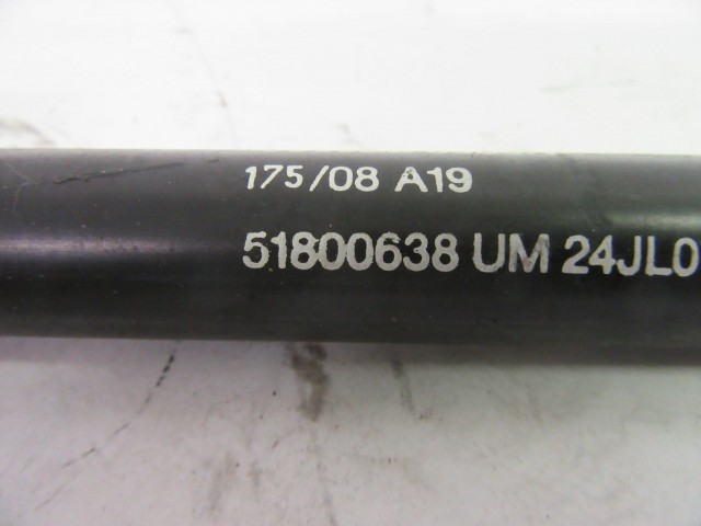 Lancia Musa Fl 2007-2011 csomagtérajtó teleszkóp  51800638