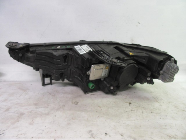 Alfa Romeo Stelvio jobb első fényszóró, a képen látható sérüléssel 50552984