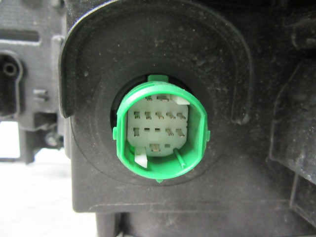 Alfa Romeo Stelvio jobb első fényszóró, a képen látható sérüléssel 50552984