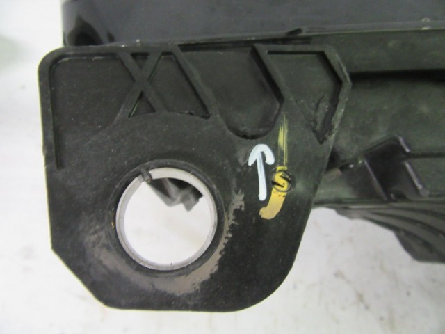 Alfa Romeo Stelvio jobb első fényszóró, a képen látható sérüléssel 50552984