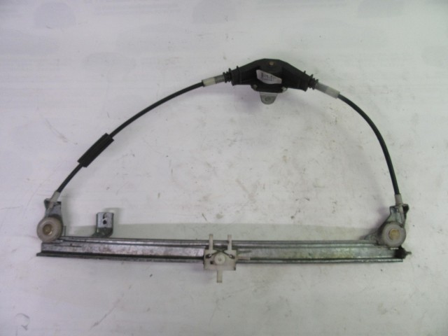 Fiat Punto I. , öt ajtós jobb első manuális ablakemelő 7737530