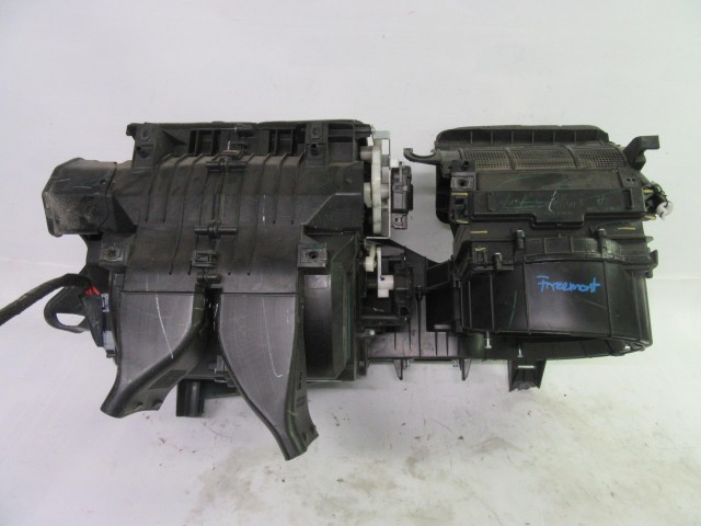 Fiat Freemont első fűtésboksz  K068105535AB