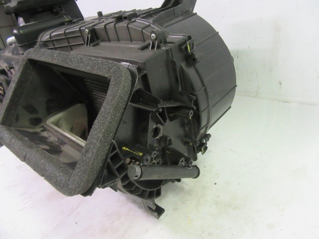Fiat Freemont első fűtésboksz  K068105535AB