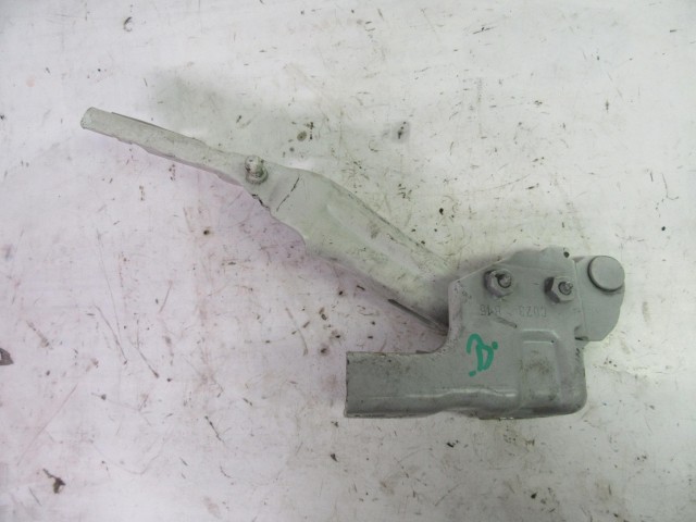 Alfa Romeo Giulietta fehér színű,bal  oldali motorháztető zsanér