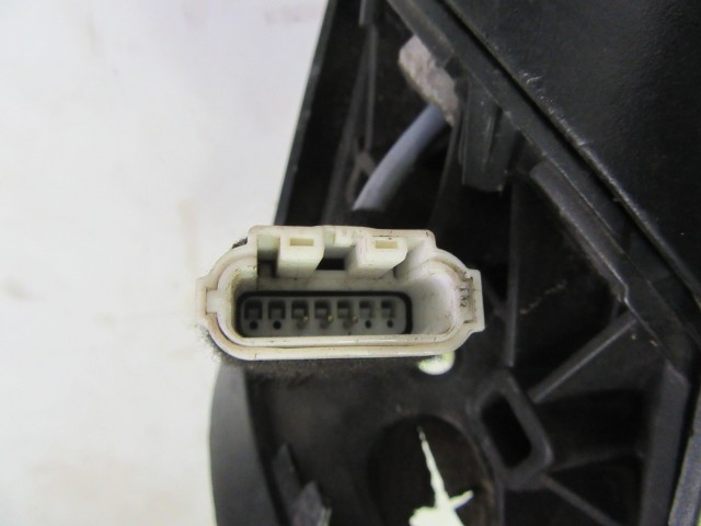 70192 Fiat Grande Punto fényezett fekete, három vezetékes, jobb oldali visszapillantó tükör 