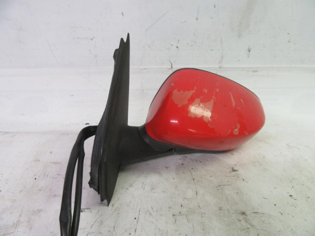 70682 Fiat Stilo három ajtós piros színű, hét vezetékes, bal oldali visszapillantó tükör 