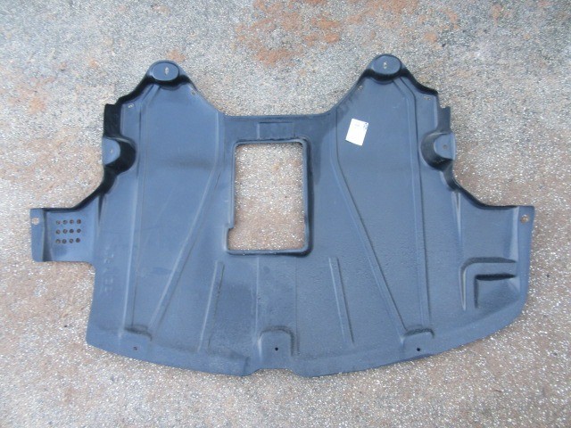 Alfa Romeo 156 utángyártott új, alsó motorvédő burkolat benzin motoroshoz