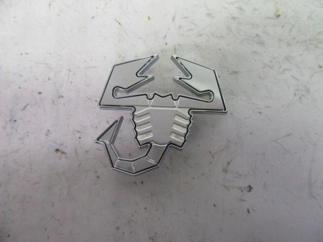 Abarth Grande Punto gyári új embléma  a műszerfalra 735458890