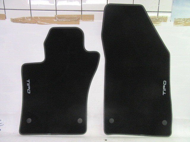 Fiat Tipo gyári új szövet szőnyeg garnitúra hímzett Tipo felirat 50927902