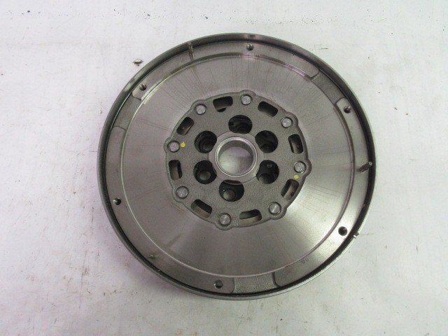 Alfa Romeo 159, Brera, Spider 2,4 20v Diesel Luk gyártmányú új kettős tömegű lendkerék 55217581