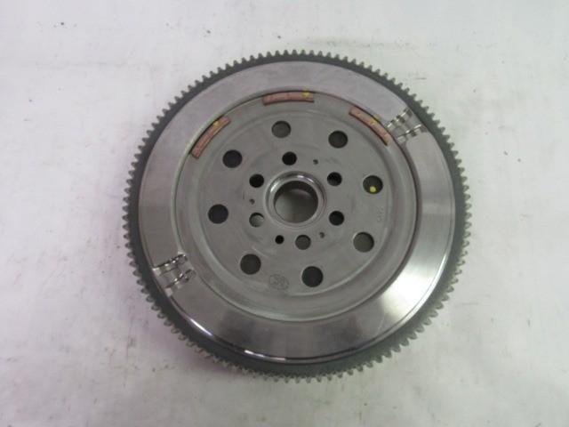 Alfa Romeo 159, Brera, Spider 2,4 20v Diesel Luk gyártmányú új kettős tömegű lendkerék 55217581