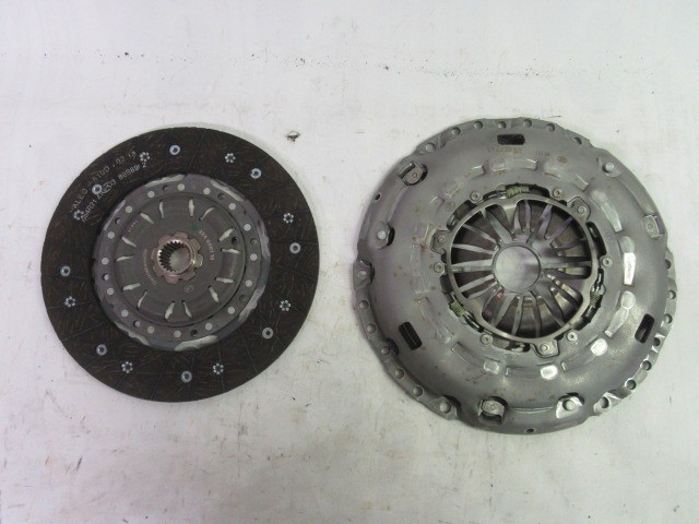 Alfa Romeo 159 2,4 20v Mjet Luk gyártmányú kuplung tárcsa és kuplung szerkezet 55204166