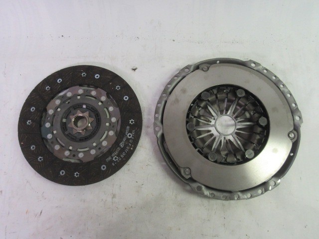 Alfa Romeo 159 2,4 20v Mjet Luk gyártmányú kuplung tárcsa és kuplung szerkezet 55204166