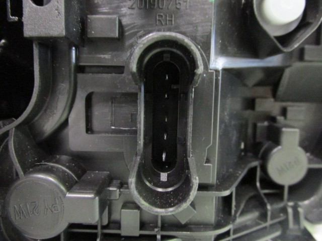 Fiat Linea jobb hátsó lámpa, gyári beszállítós új Magnetti Marelli 51895404