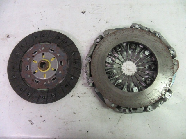 Alfa Romeo Giulietta 1,6 16v Mjet újszerű kuplung tárcsa és szerkezet 55241565