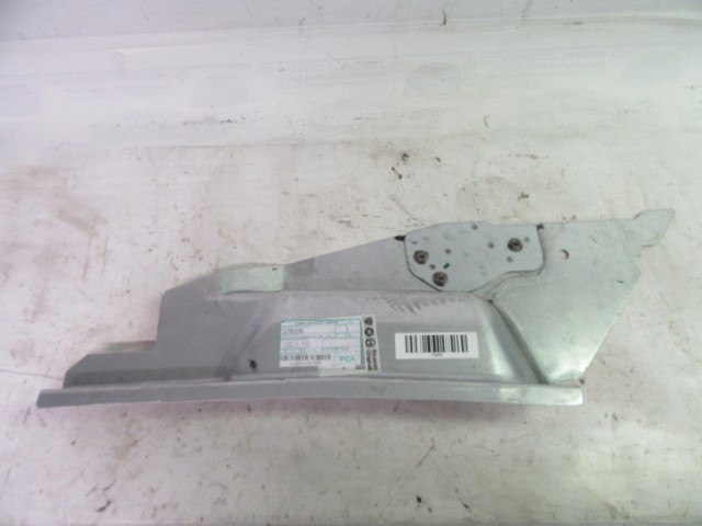 Fiat 500 gyári új, bal első sárvédőtartó belső rész 51786141