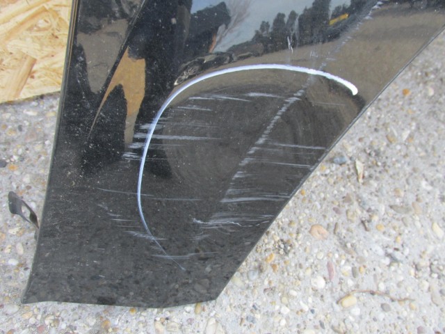 75624 Fiat Croma 2005-2008 fekete színű jobb első sárvédő, a képen látható sérüléssel