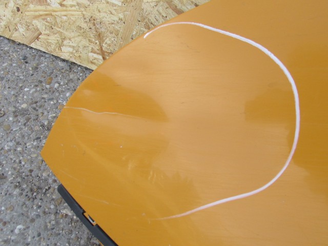 75576 Fiat Doblo III. 2009-2015 sárga színű bal első sárvédő a képen látható sérüléssel 