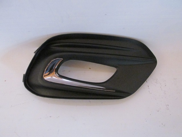 Fiat Tipo 2015- utángyártott új jobb ködlámpa keret 735649286