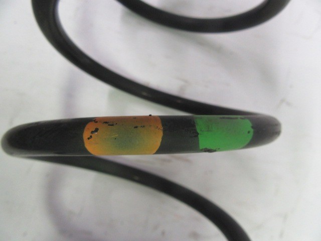 Fiat Grande Punto narancs, zöld szín jelölésű hátsó rugó 