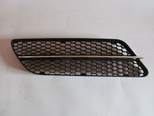 Alfa Romeo 147 Fl 2005-2010 utángyártott új, jobb első alsó díszrács  156074730