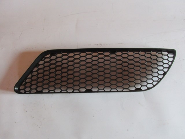 Alfa Romeo 147 Fl 2005-2010 utángyártott új, bal első alsó díszrács, krómcsík nélküli 156058921