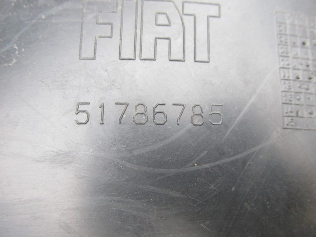 Fiat 500 2008-2015 jobb első kerékjárati dobbetét 51786785