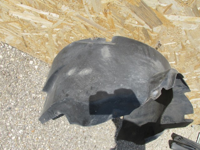 Alfa Romeo 156 jobb első kerékjárati dobbetét 60619623