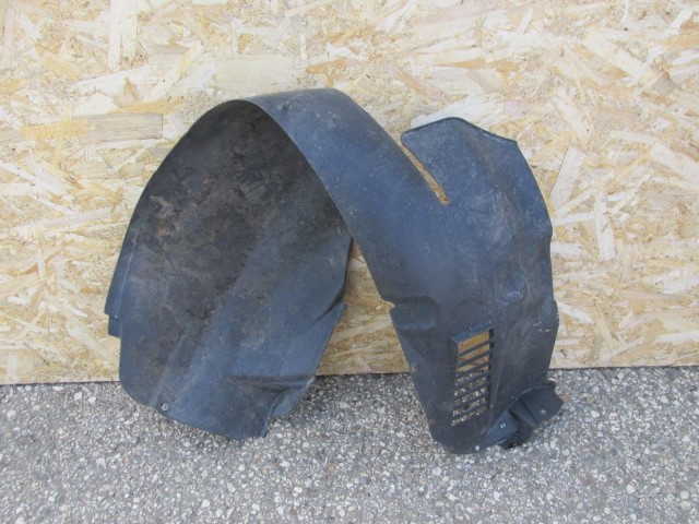 Lancia Thesis jobb első kerékjárati dobbetét 606778445