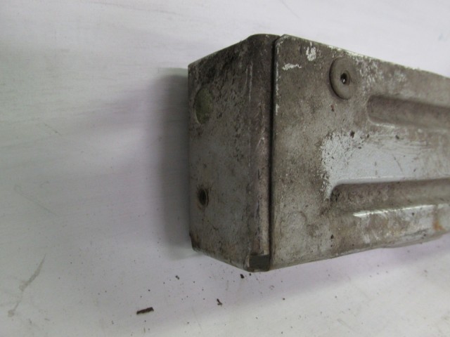 82135 Lancia Lybra jobb első lökhárító, sárvédő tartó 46553868