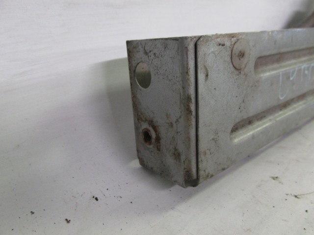 82136 Lancia Lybra jobb első lökhárító, sárvédő tartó 46553868