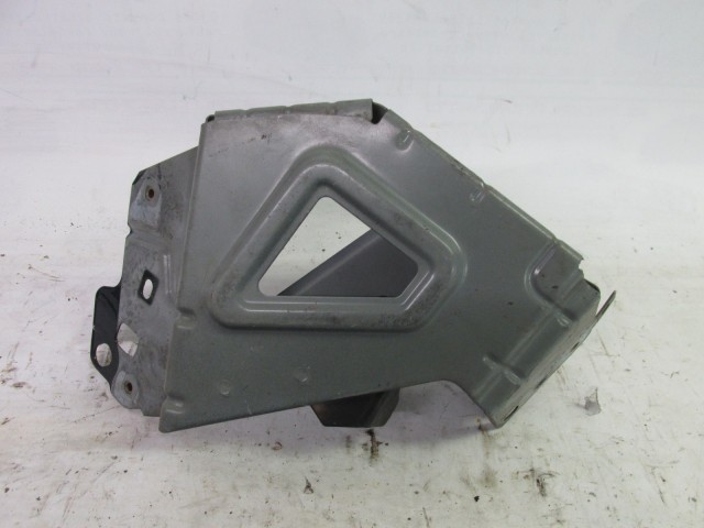 82103 Alfa Romeo Giulietta jobb első sárvédő tartó 50509660