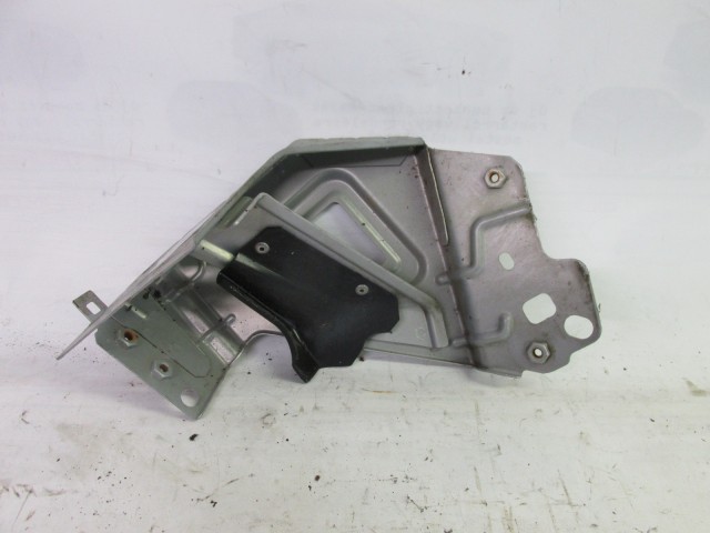 82105 Alfa Romeo Giulietta jobb első sárvédő tartó 50509660