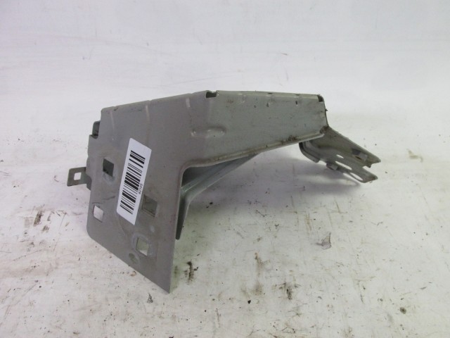 82105 Alfa Romeo Giulietta jobb első sárvédő tartó 50509660