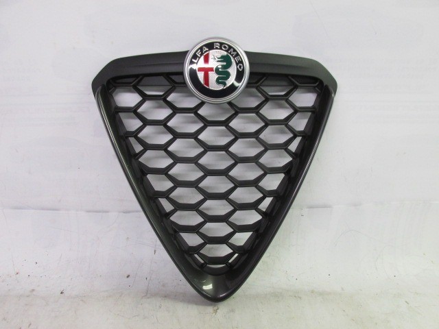 Alfa Romeo MiTo Fl 2013-2018 gyári új díszrács 156114853