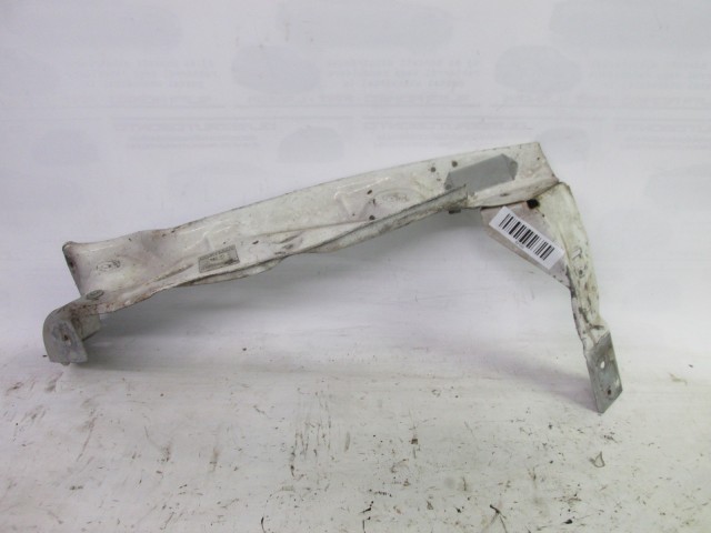 Fiat Multipla II. 2003-2010 bal oldali fehér színű zárhíd, lámpakeret 51752043