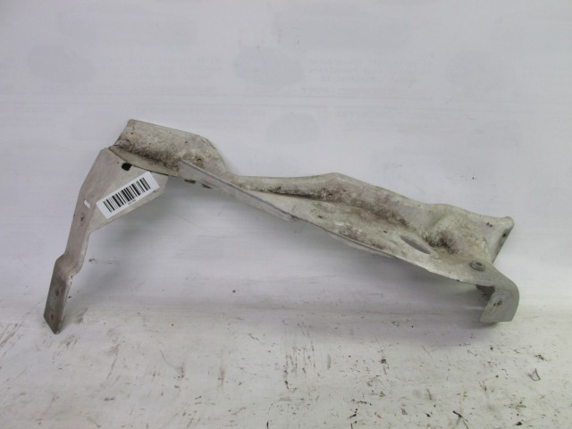 Fiat Multipla II. 2003-2010 jobb oldali fehér színű zárhíd, lámpakeret 51752044