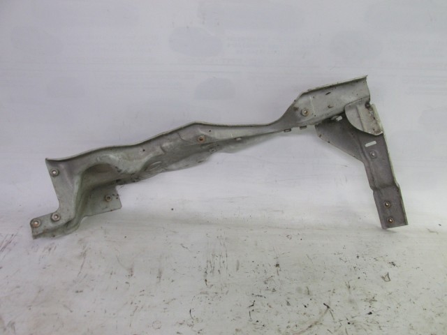 Fiat Multipla II. 2003-2010 jobb oldali fehér színű zárhíd, lámpakeret 51752044