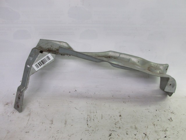 Fiat Multipla II. 2003-2010 jobb oldali zöld színű zárhíd, lámpakeret 51752044