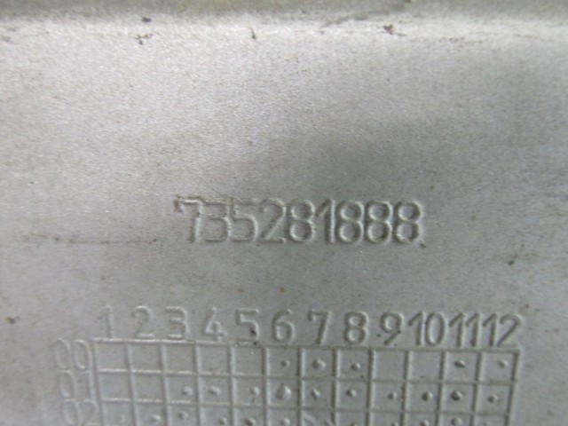 82321 Fiat Doblo I. 2000-2005 jobb hátsó lámpa keret, felnyíló ajtós kivitelhez 735281888