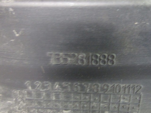 82328 Fiat Doblo I. 2000-2005 jobb hátsó lámpa keret, felnyíló ajtós kivitelhez 735281888