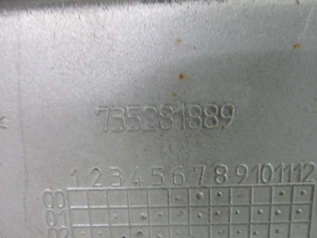 82314 Fiat Doblo I. 2000-2005 bal hátsó lámpa keret, felnyíló ajtós kivitelhez  735281889