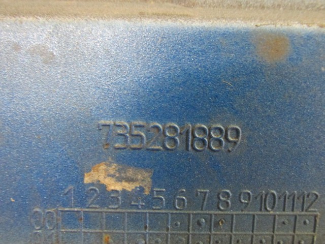 82323 Fiat Doblo I. 2000-2005 bal hátsó lámpa keret, felnyíló ajtós kivitelhez 735281889