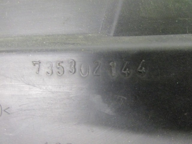 82322 Fiat Doblo I. 2000-2005 bal hátsó lámpakeret, kettényíló ajtós kivitelhez 735302144