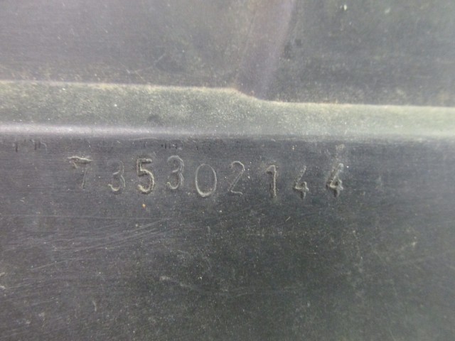 82326 Fiat Doblo I. 2000-2005 bal hátsó lámpakeret, kettényíló ajtós kivitelhez 735302144