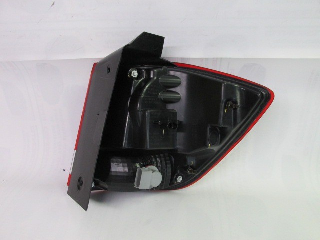 86224 Fiat Freemont bal hátsó külső lámpa, a képen látható sérüléssel 68078481AD