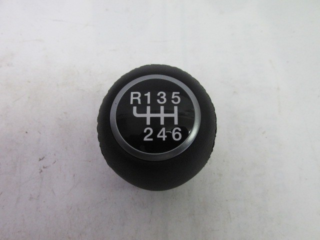 Fiat Grande Punto gyári új 6 sebességes váltógomb, balra előre a hátramenet 55344873